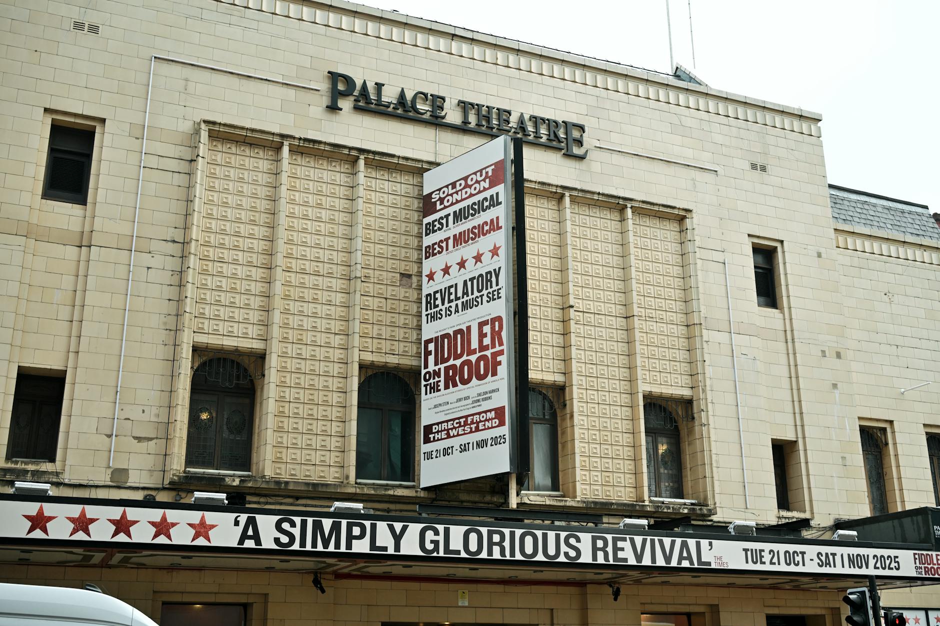 CAROUSER meaning a musical title formed by last-letter change