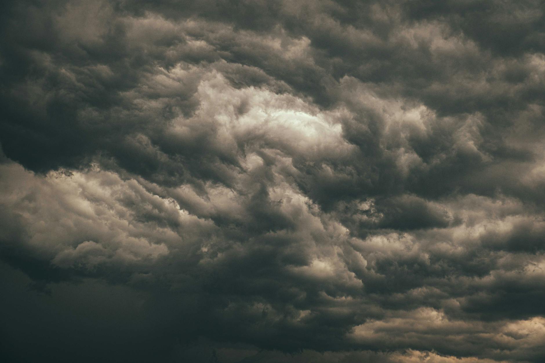 ROLL — showing thunder rolling across the sky