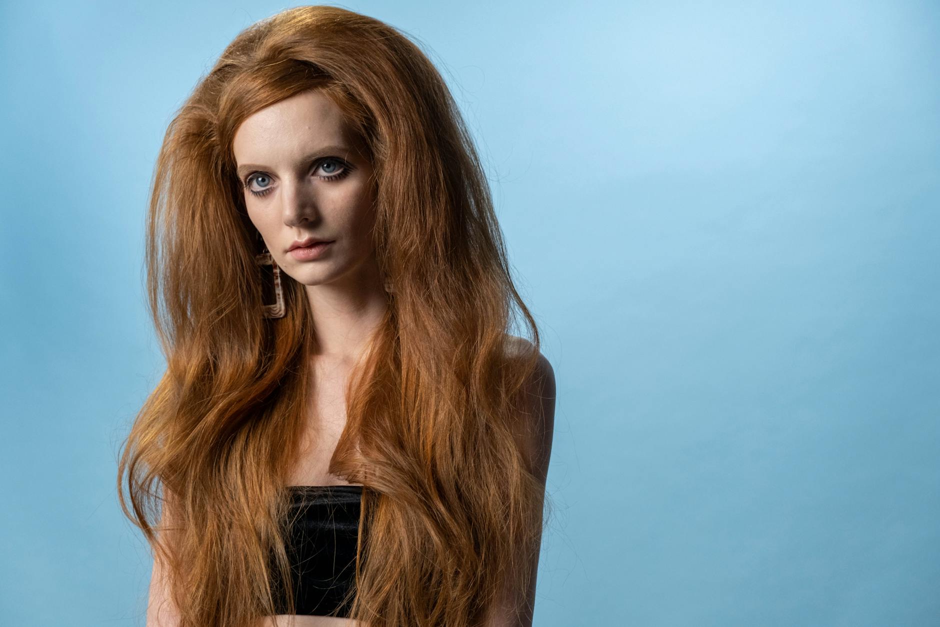 BEEHIVE — a high, rounded beehive-shaped hairstyle
