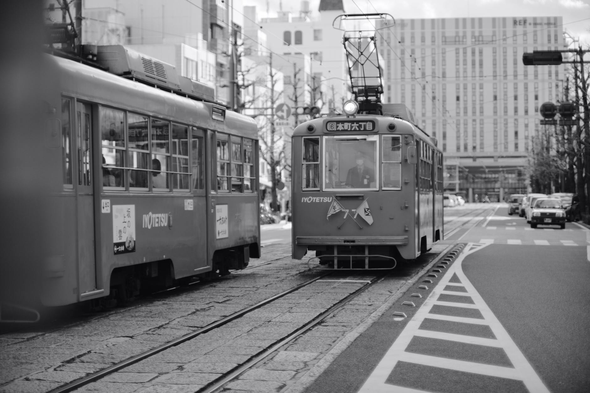 STREETCAR — a tram used on city rails