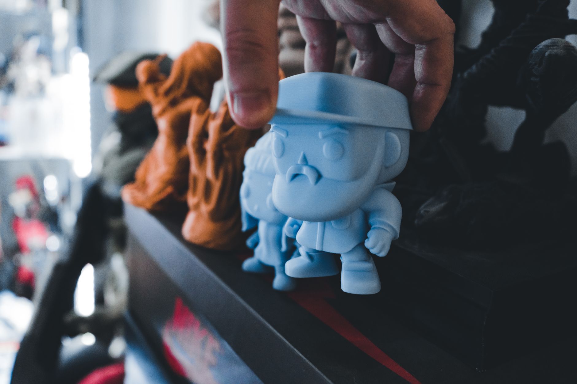 BOBBLE — as in a bobblehead toy with a bobbing head