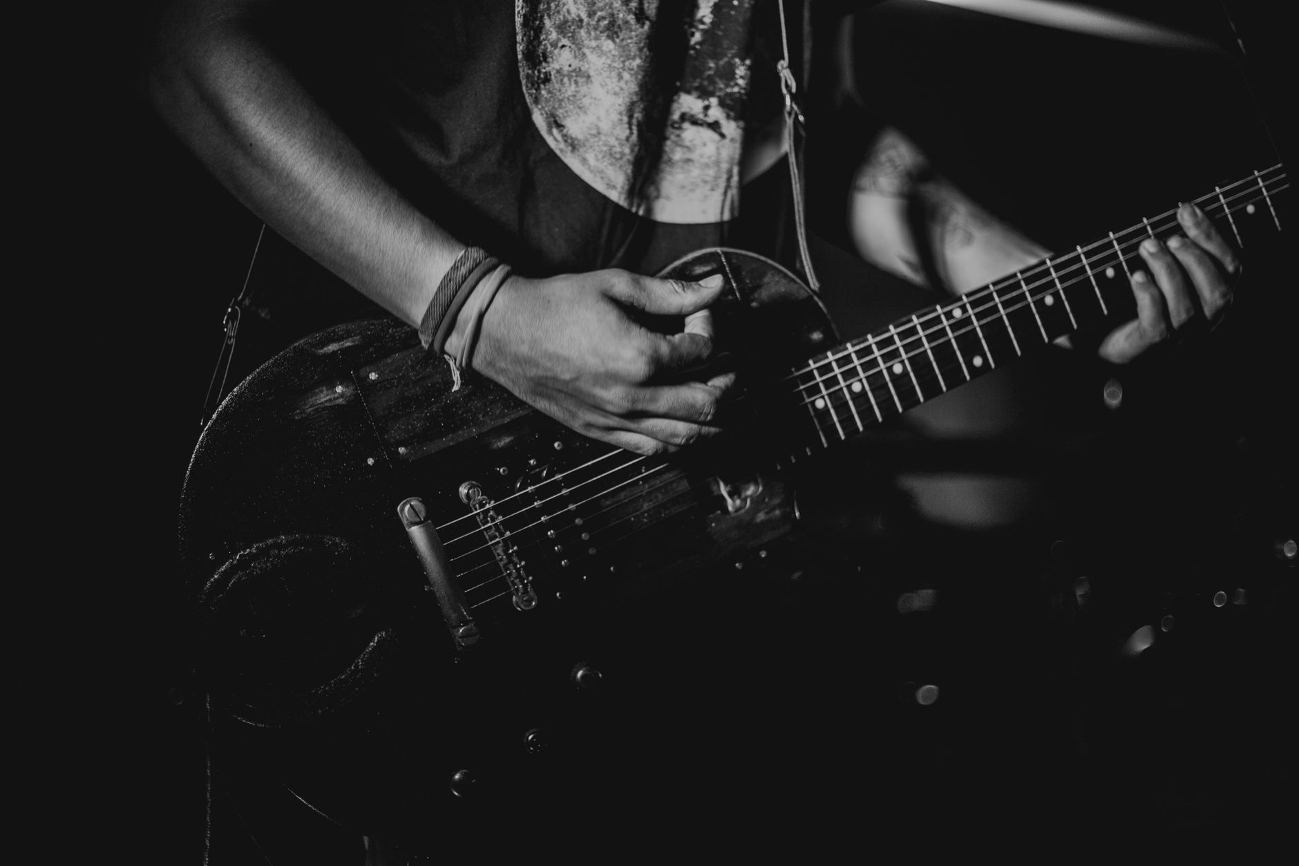 GUITAR meaning: a musical instrument played with strings